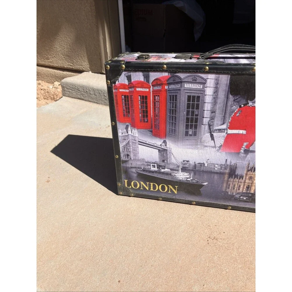 Rare London England Themed Hard Luggage Case 18.5”x5.5”x13” Iconic Scenes Design